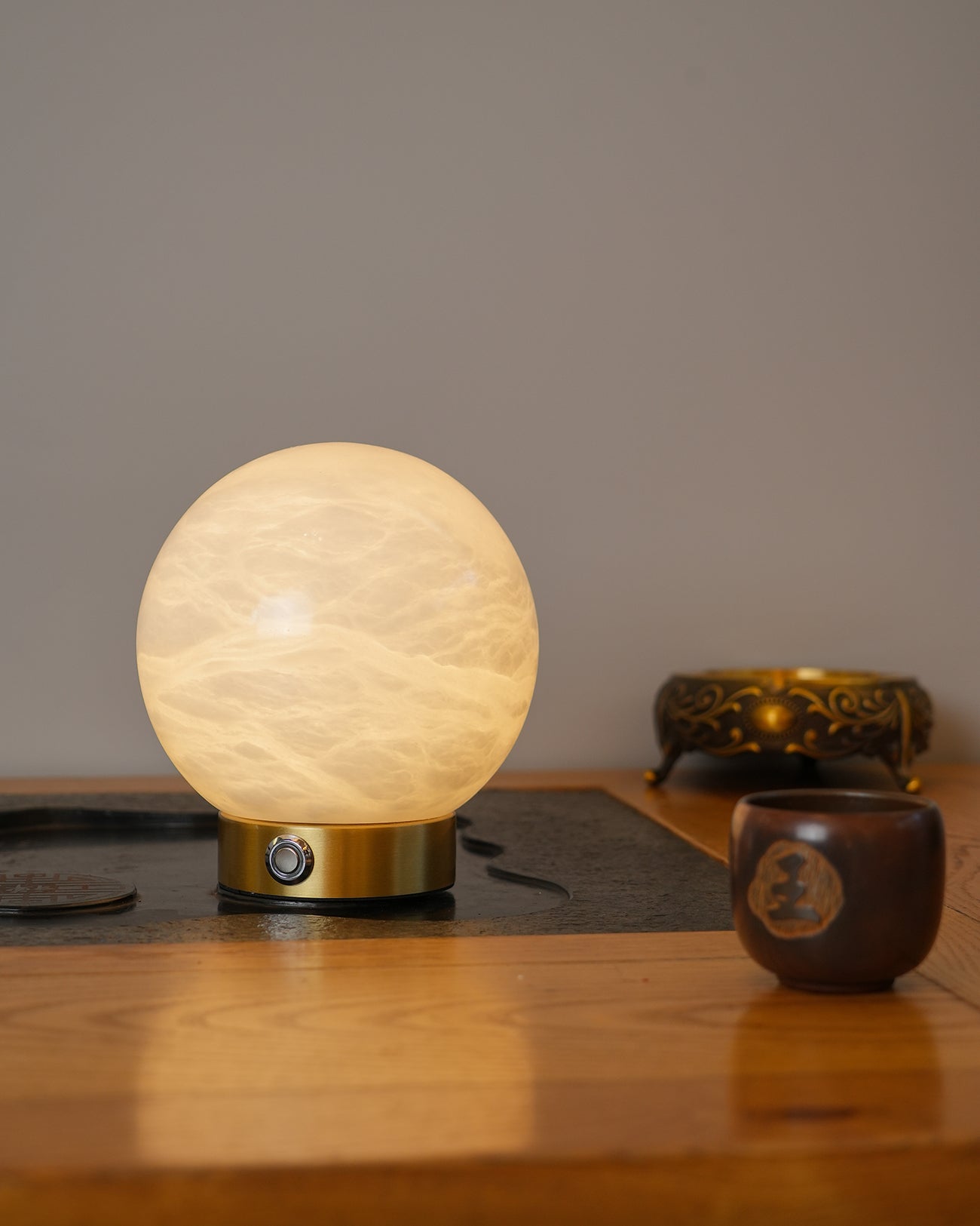 Carrara Table Lamp - JutuLight
