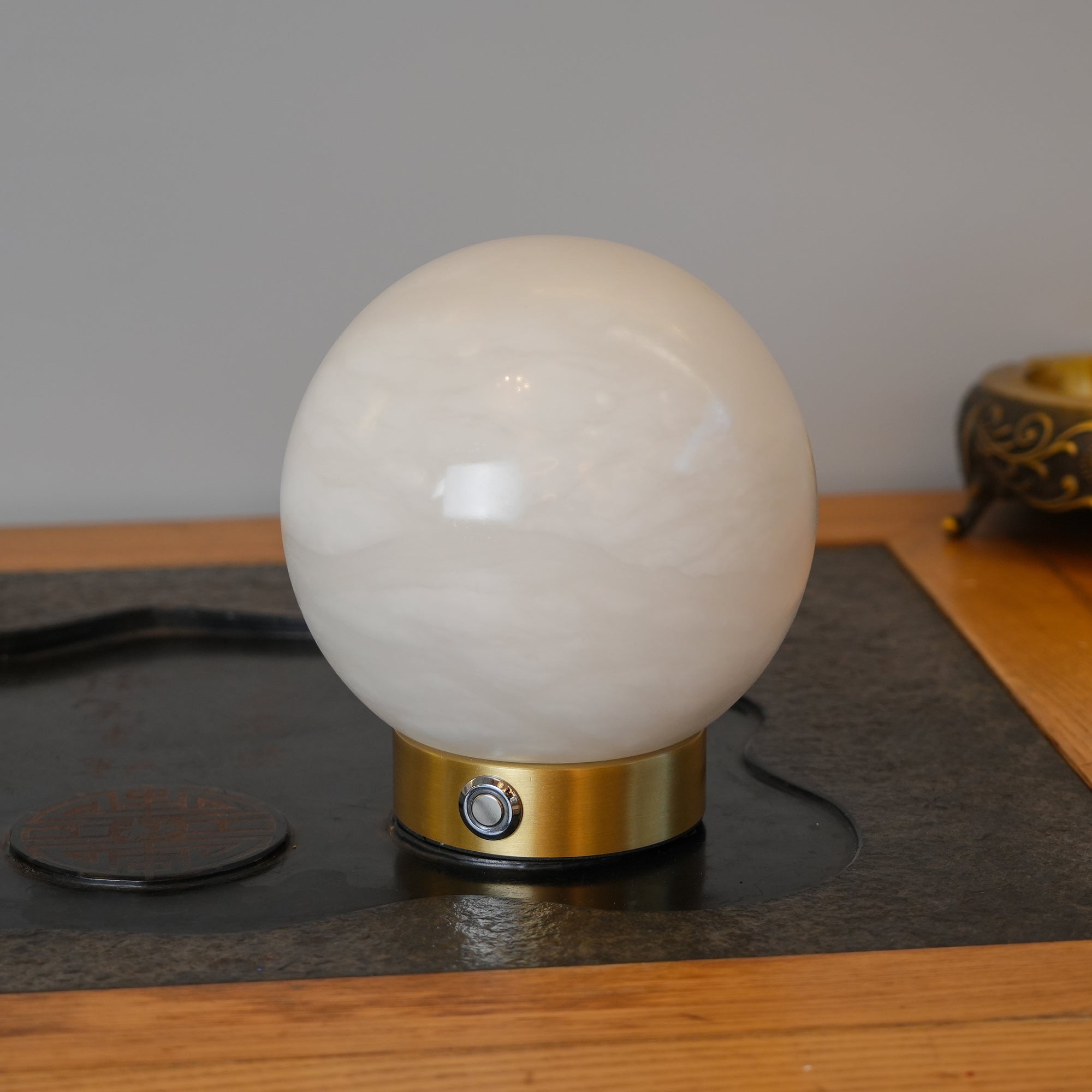 Carrara Table Lamp - JutuLight