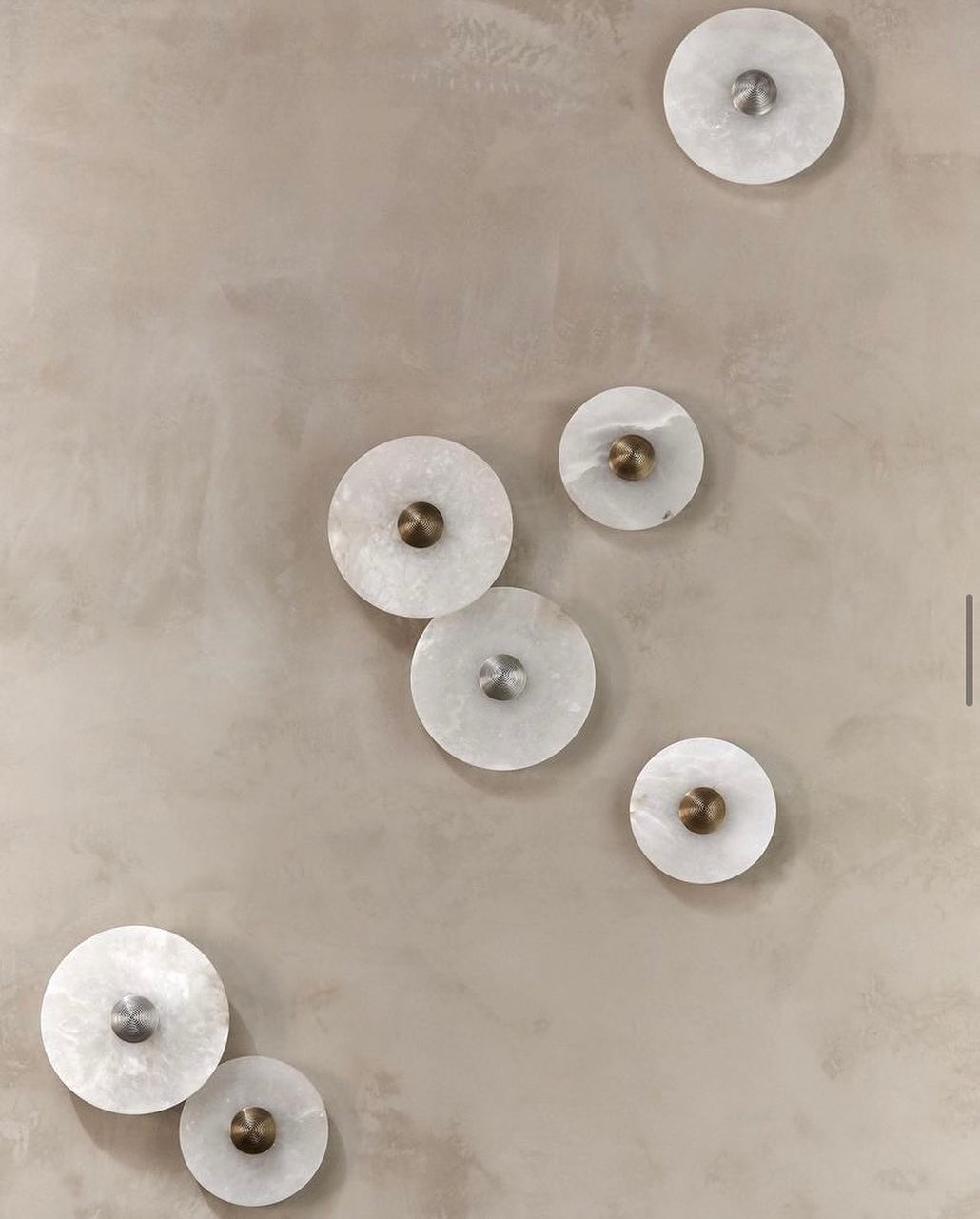 Alabaster Planes Wall Lamp - JutuLight