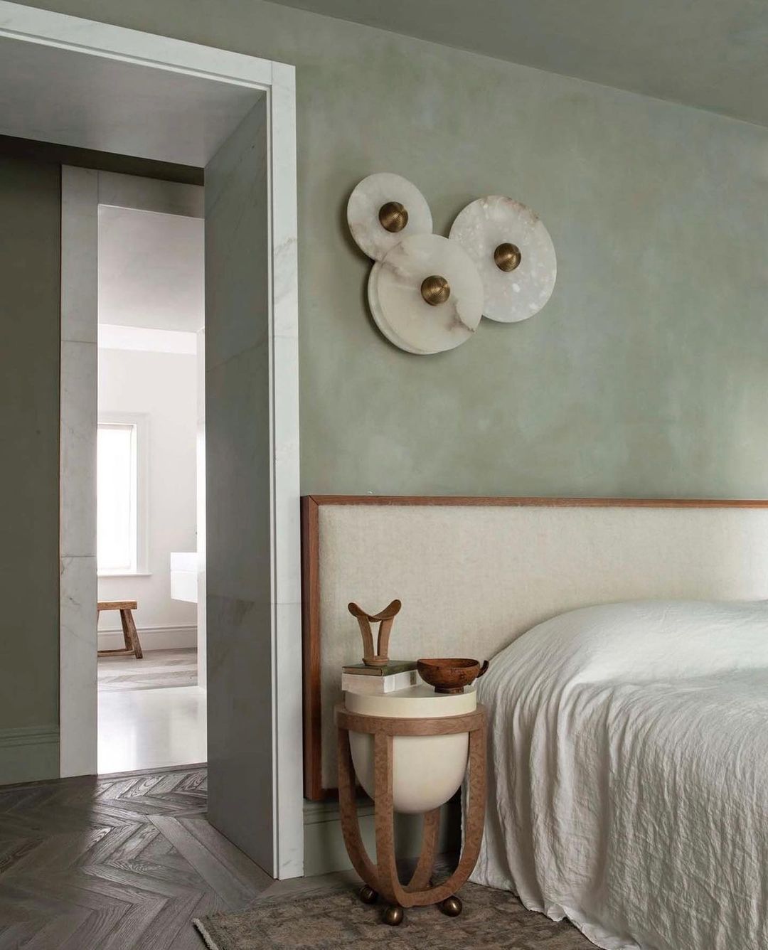 Alabaster Planes Wall Lamp - JutuLight