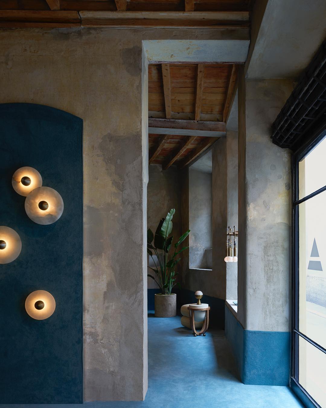 Alabaster Planes Wall Lamp - JutuLight