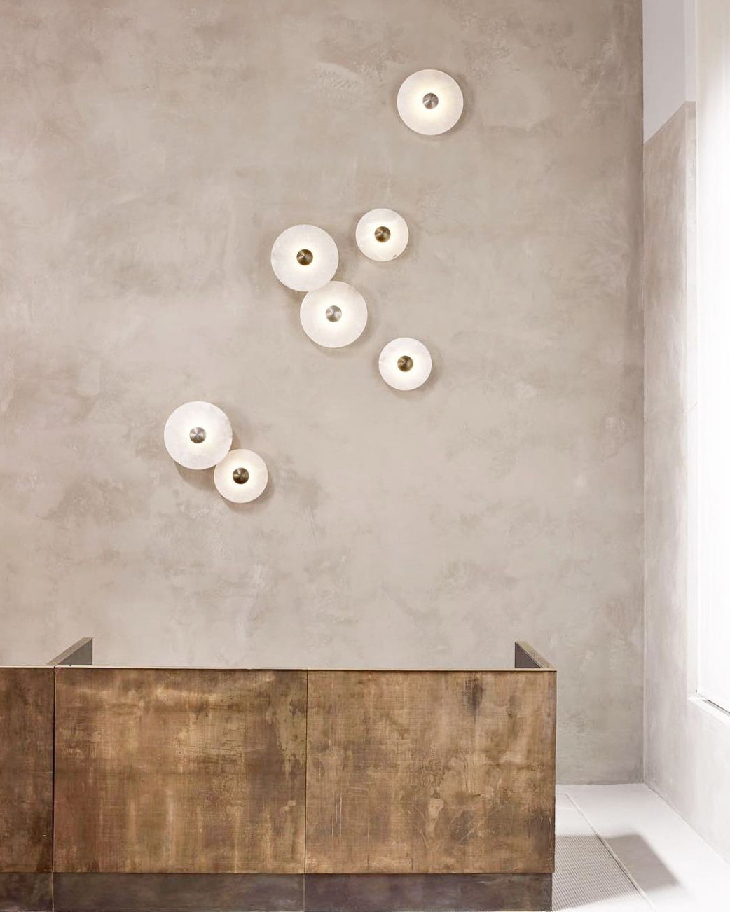 Alabaster Planes Wall Lamp - JutuLight
