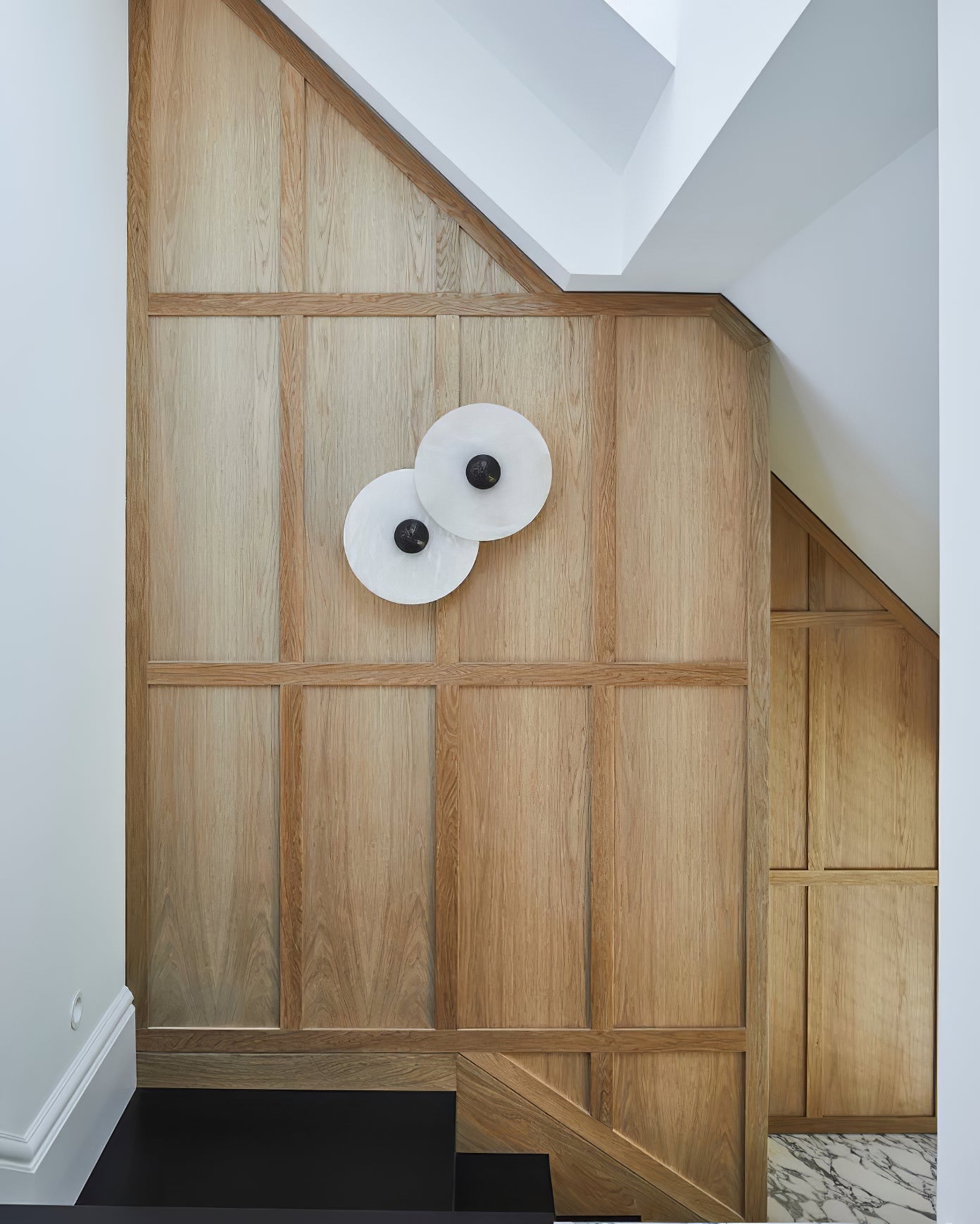 Alabaster Planes Wall Lamp - JutuLight