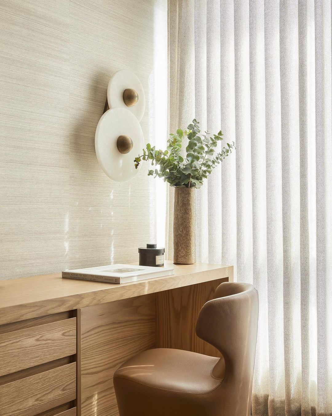 Alabaster Planes Wall Lamp - JutuLight