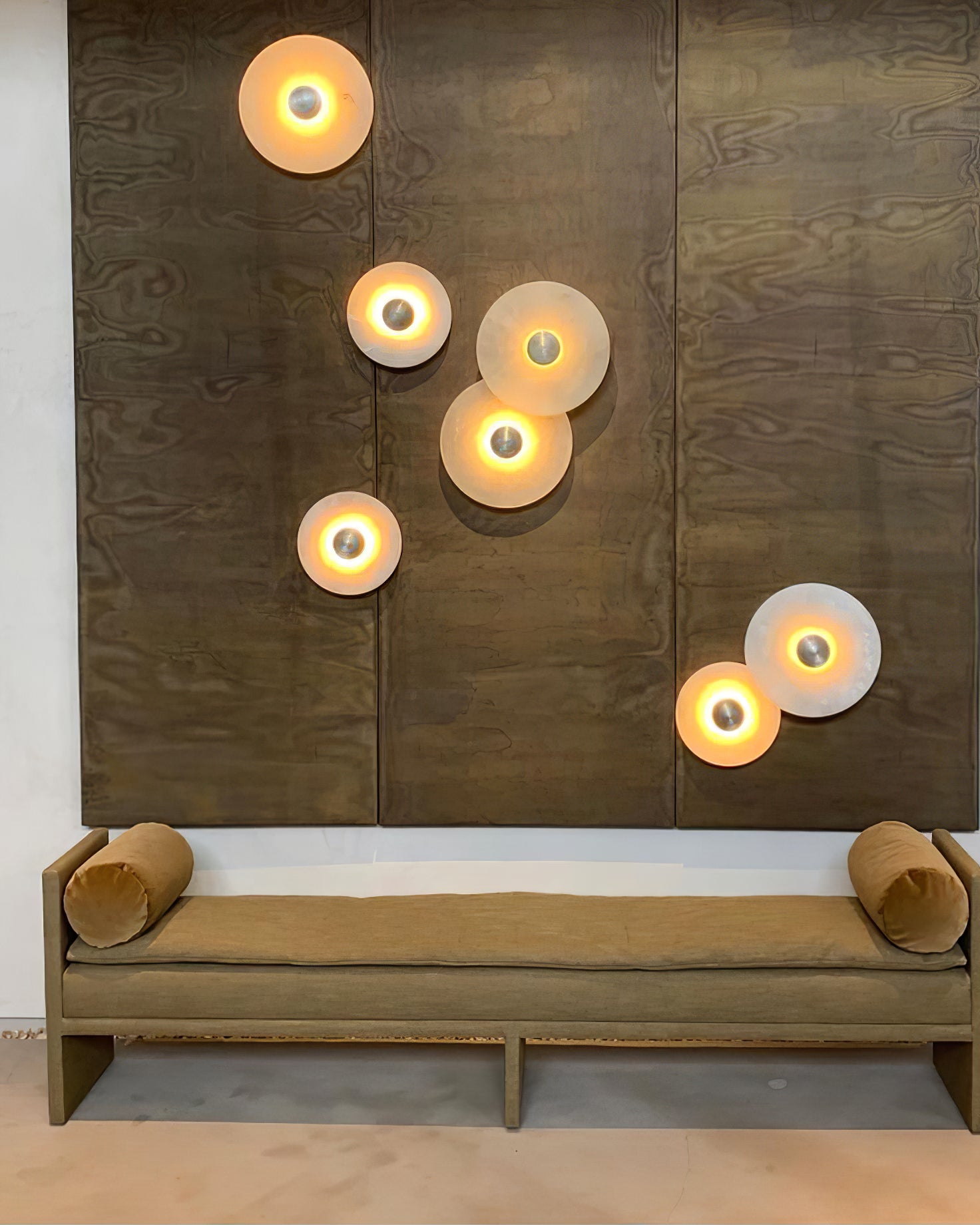 Alabaster Planes Wall Lamp - JutuLight