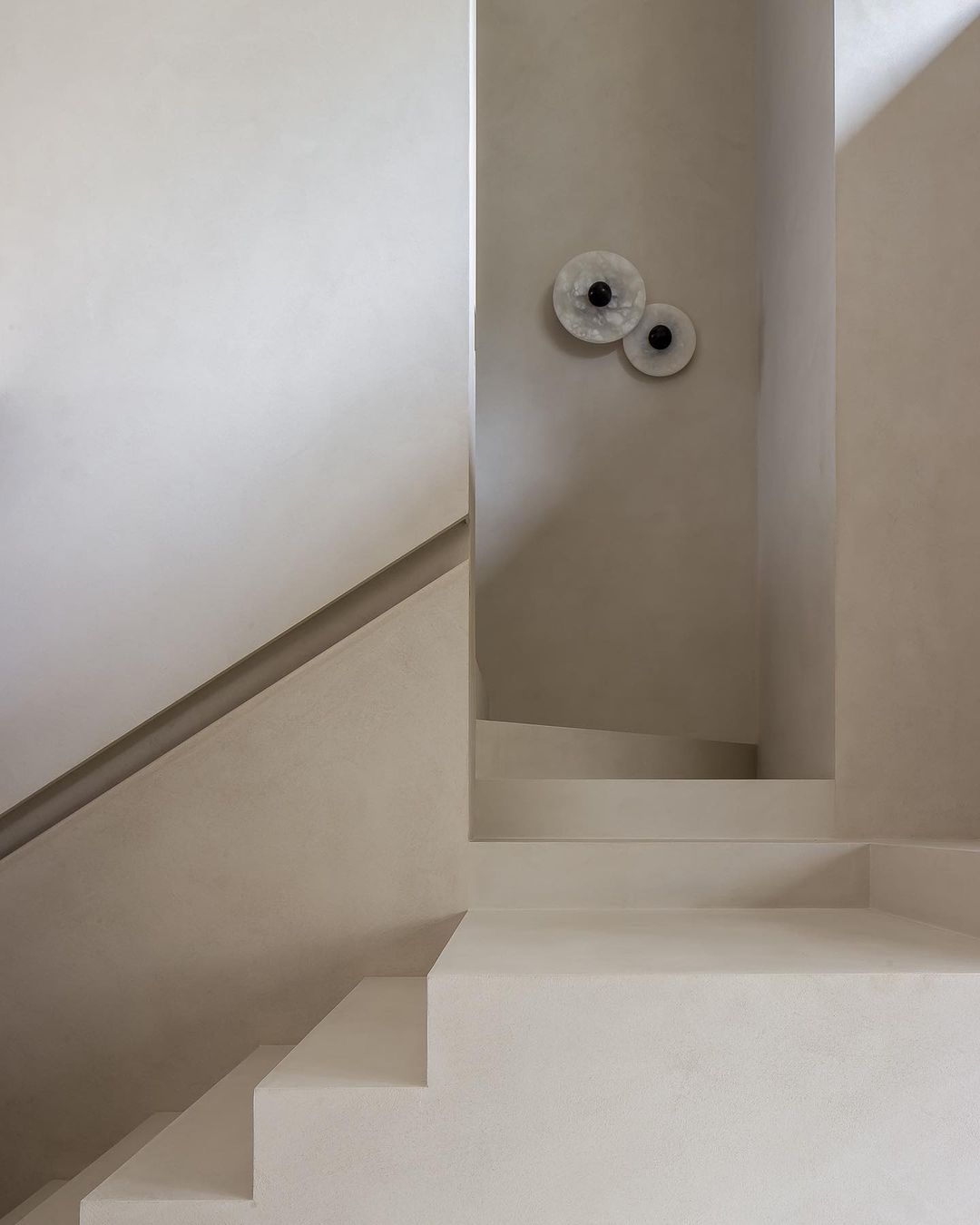 Alabaster Planes Wall Lamp - JutuLight