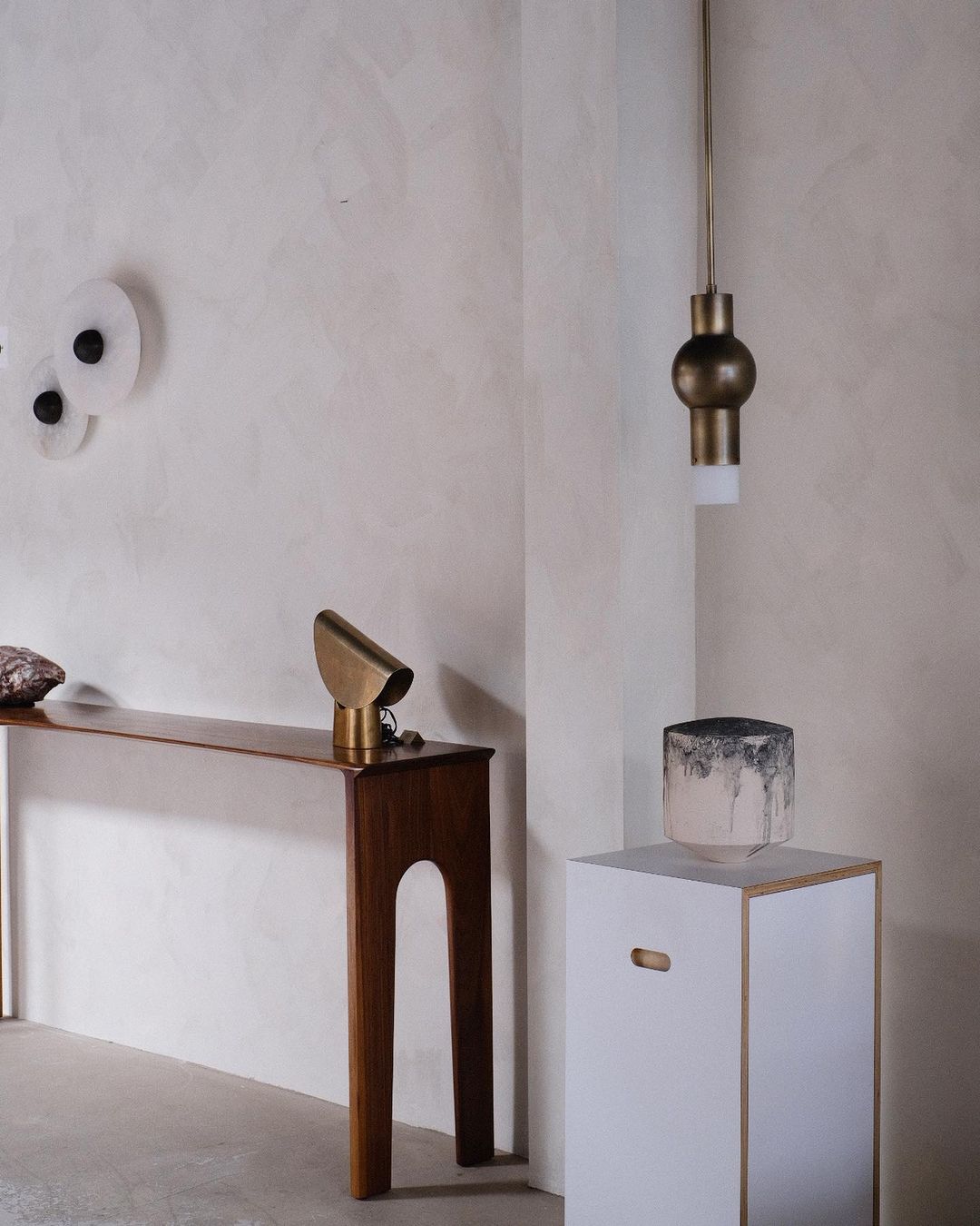 Alabaster Planes Wall Lamp - JutuLight