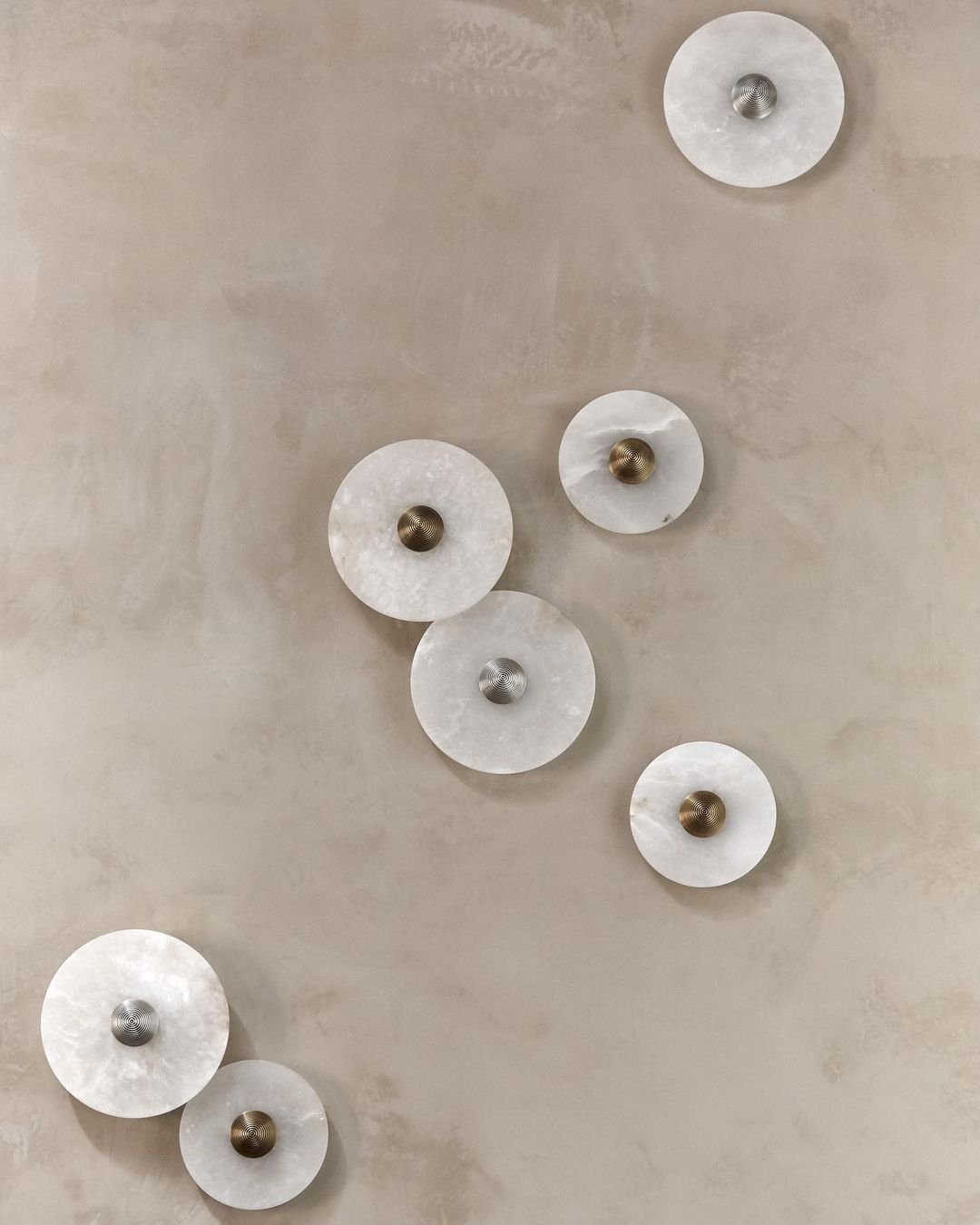Alabaster Planes Sconce - JutuLight