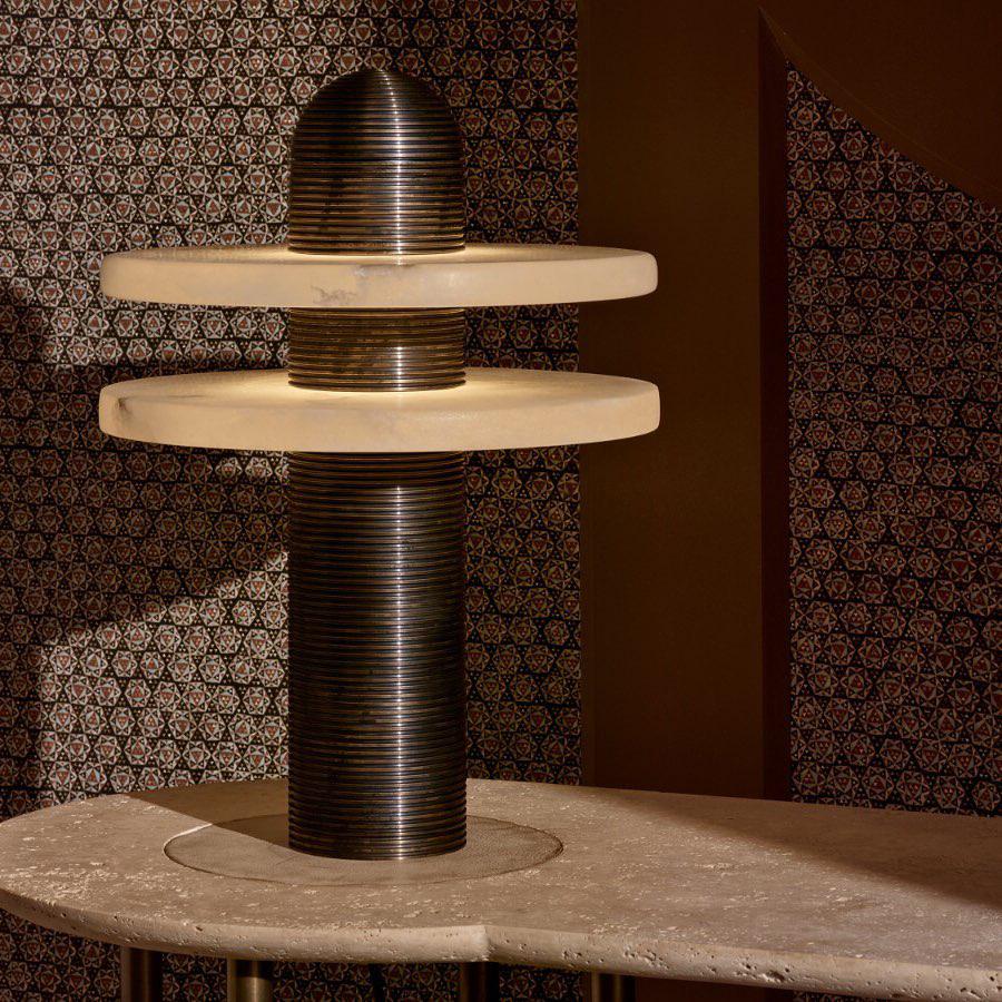 Alabaster Planes Table Lamp - JutuLight