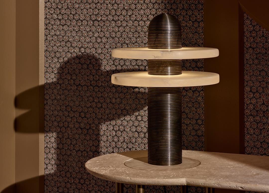 Alabaster Planes Table Lamp - JutuLight