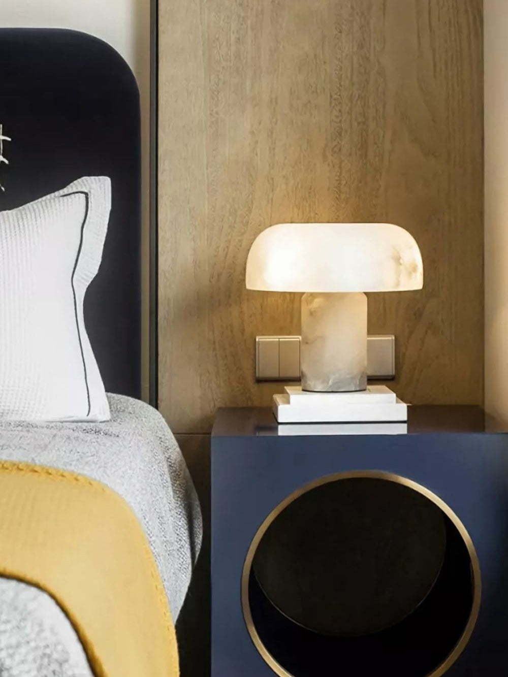 Mushroom Alabaster Table Lamp - JutuLight