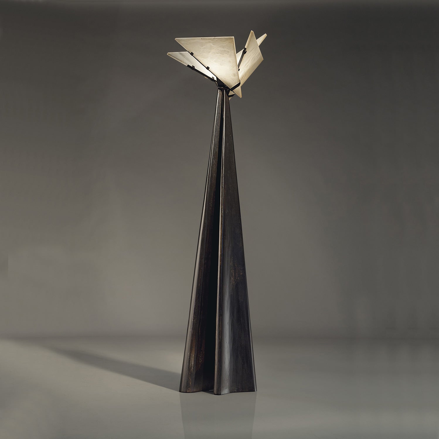 Nun Drape Alabaster Floor Lamp - JutuLight