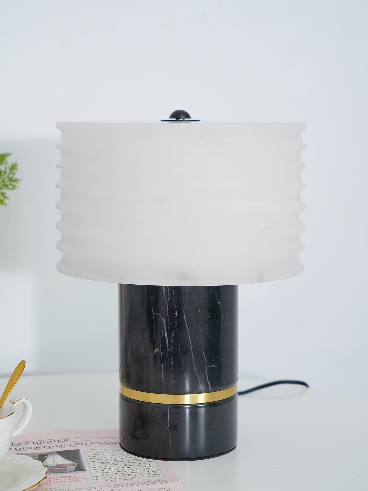 Outela Table Lamp - JutuLight