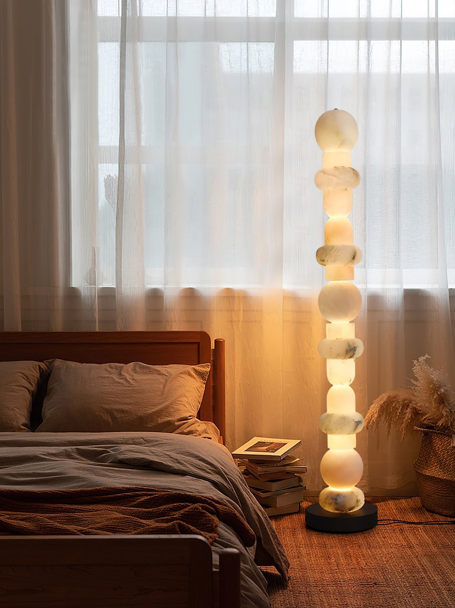 Totem Alabaster Floor Lamp - JutuLight