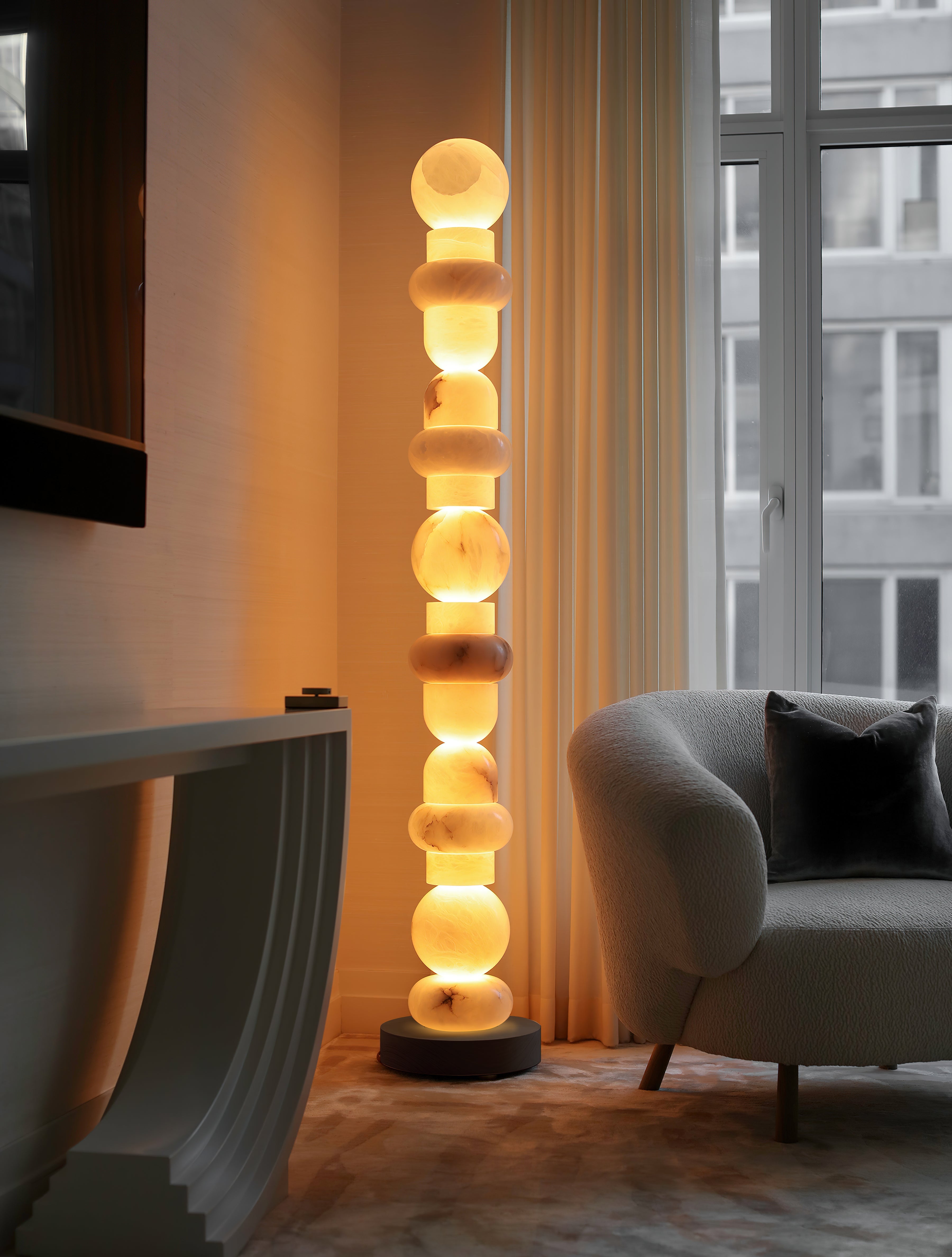 Totem Alabaster Floor Lamp - JutuLight