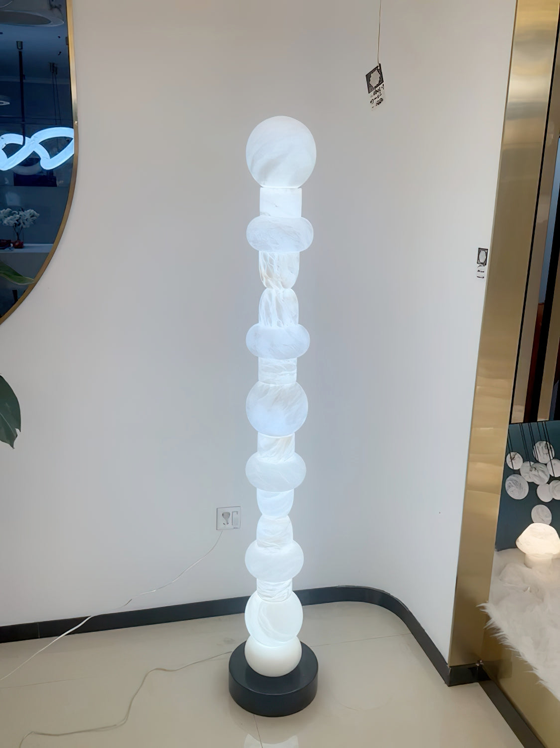 Totem Alabaster Floor Lamp - JutuLight