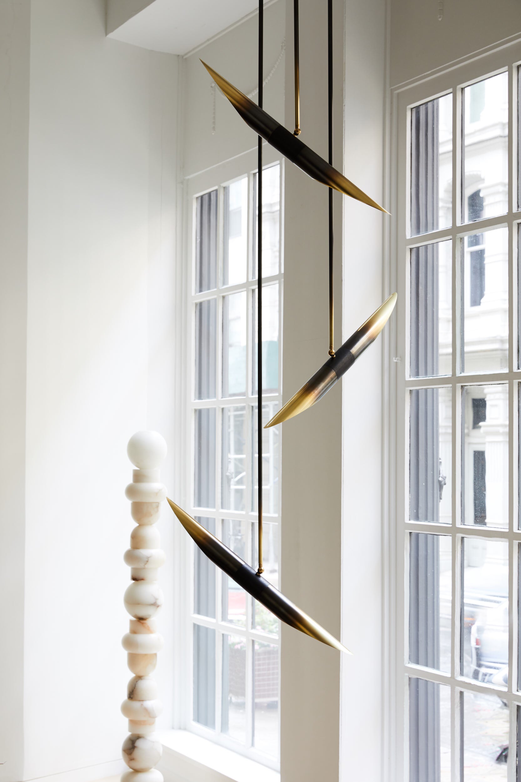 Totem Alabaster Floor Lamp - JutuLight
