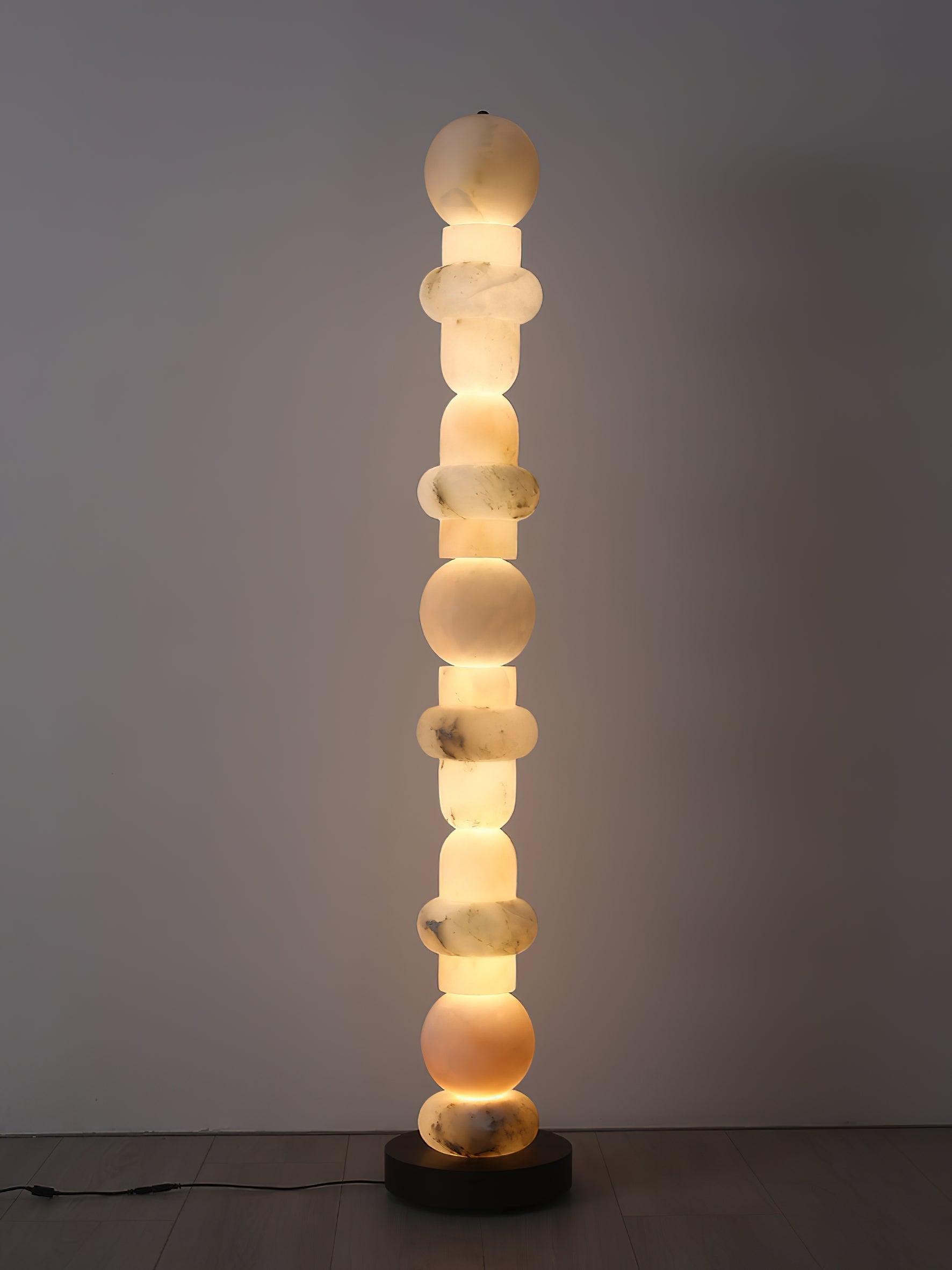 Totem Alabaster Floor Lamp - JutuLight