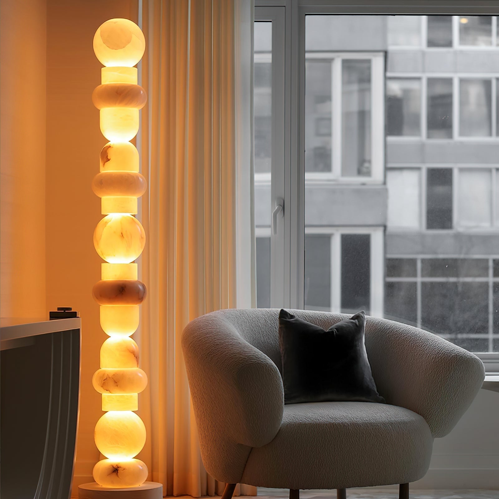 Totem Alabaster Floor Lamp - JutuLight