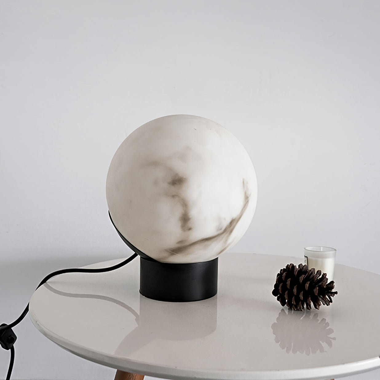 Varasteh Alabaster Table Lamp - JutuLight
