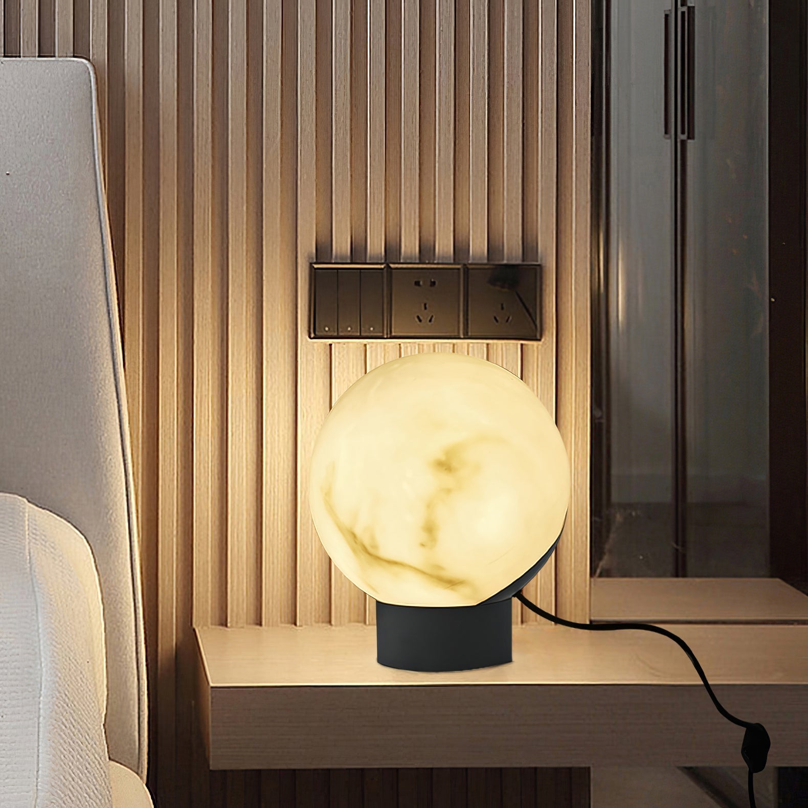 Varasteh Alabaster Table Lamp - JutuLight